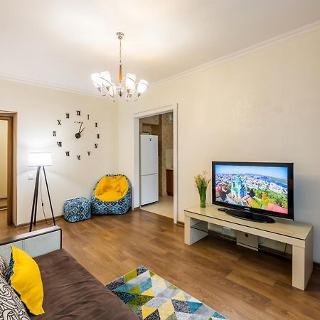 2К Квартира На Шота Руставелі, Бессарабка Kyiv Exterior photo